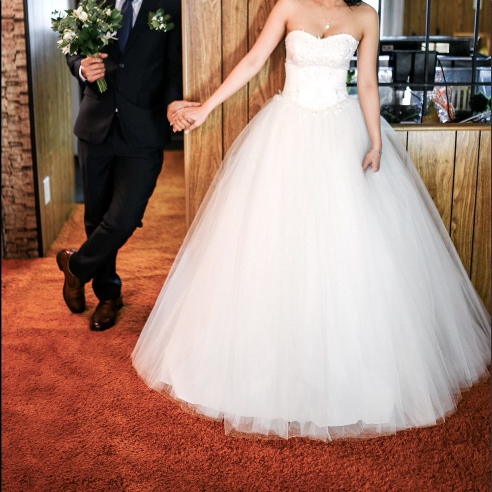 Wedding dress